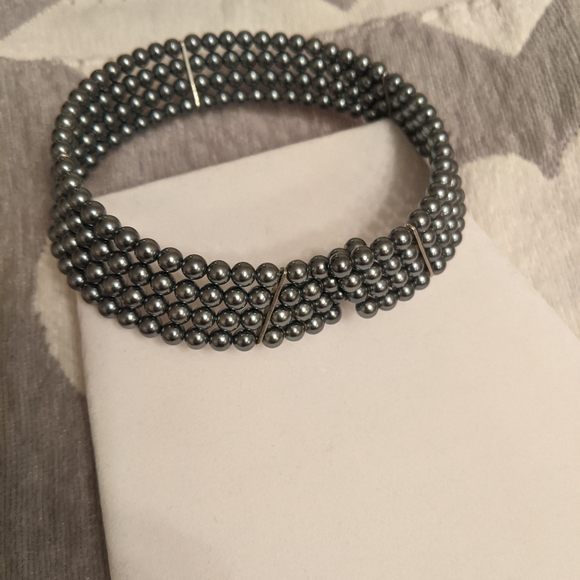 Gray pearl spring style choker - Picture 3 of 3